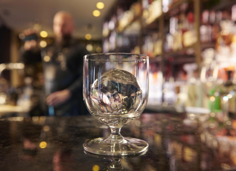 ijsball-glass-bar